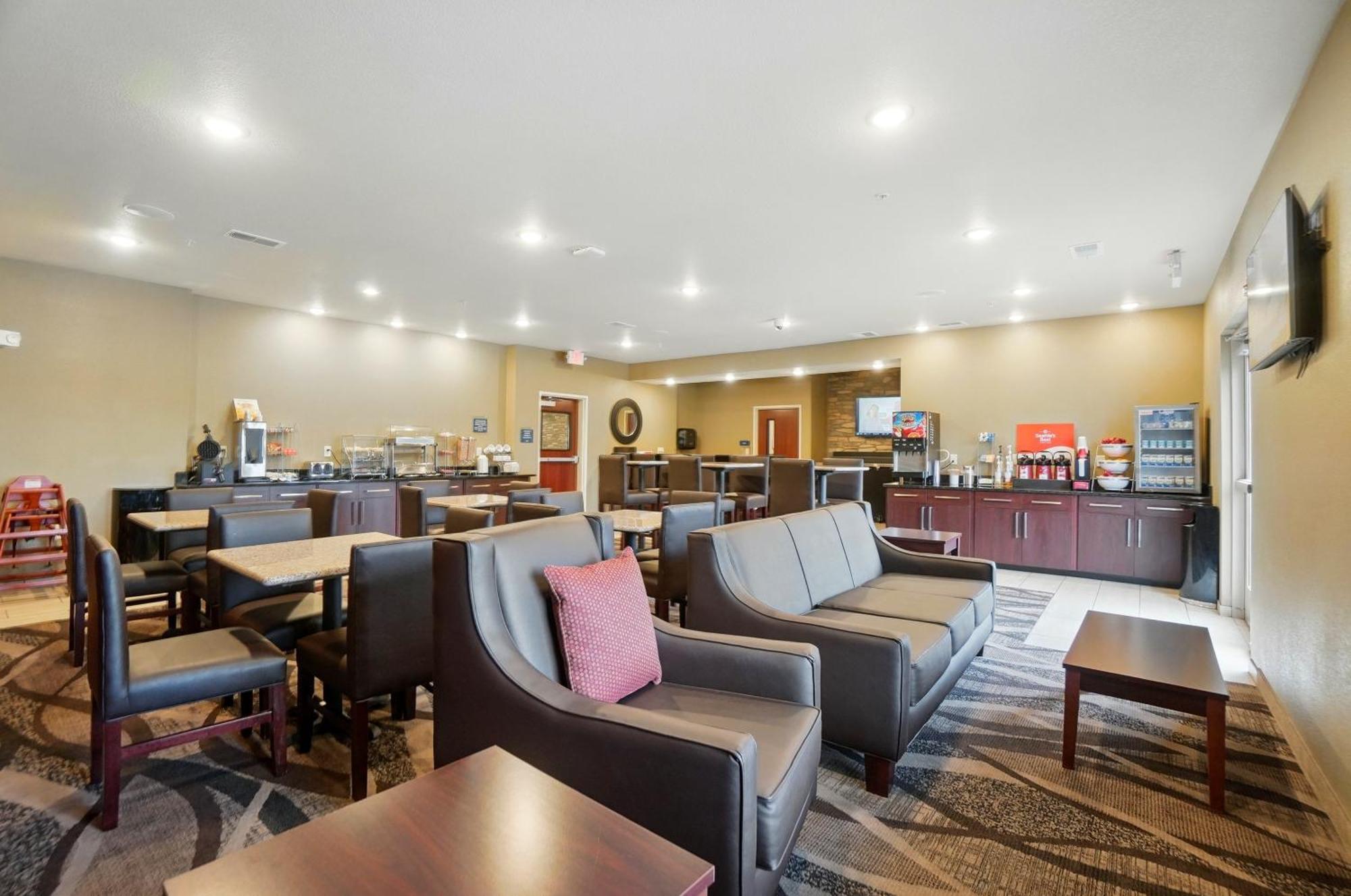 Cobblestone Hotel & Suites - Russells Point At Indian Lake Exteriér fotografie